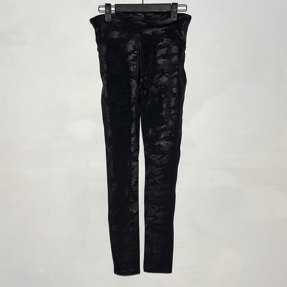 SPANX Slim Built In Contoured Power Waistband Tummy Shaping Camo Leggings Size M - Picture 5 of 7